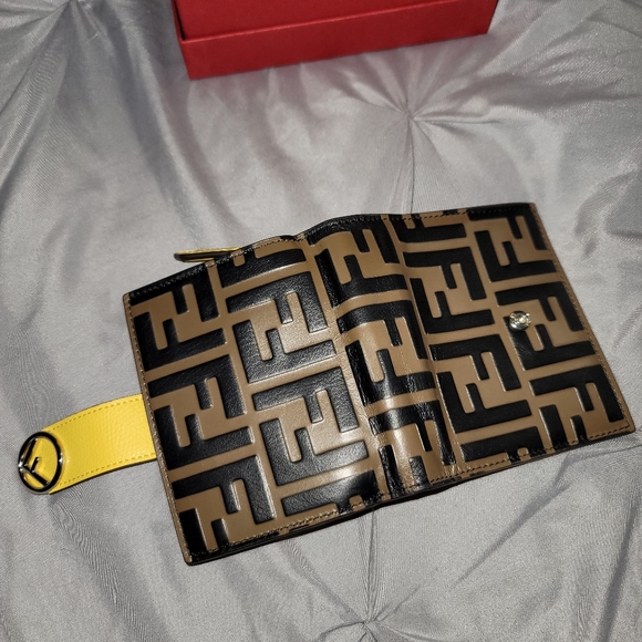 Fendi Compact Wallet - Picture 2 of 4